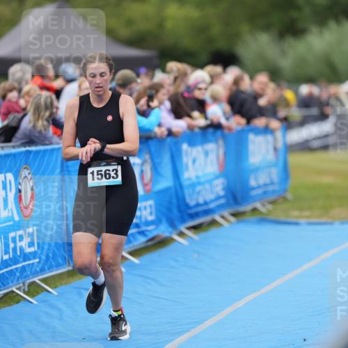 30.08.2026 - Elbe Triathlon Hamburg LAZAROV Photography http://msf.ph/oto/10028885 30.08.2026 12:02:16 Ziel 858, 1563 meine-sportfotos.de