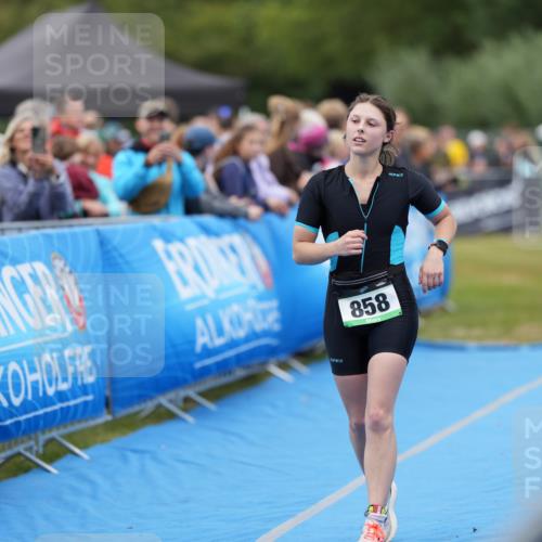 30.08.2026 - Elbe Triathlon Hamburg LAZAROV Photography http://msf.ph/oto/10028889 30.08.2026 12:02:23 Ziel 858, 1645 meine-sportfotos.de