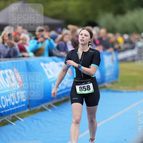 30.08.2026 - Elbe Triathlon Hamburg LAZAROV Photography http://msf.ph/oto/10028890 30.08.2026 12:02:24 Ziel 858, 1645 meine-sportfotos.de