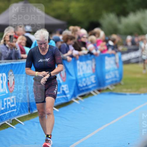 30.08.2026 - Elbe Triathlon Hamburg LAZAROV Photography http://msf.ph/oto/10028892 30.08.2026 12:02:31 Ziel 1467, 1645, 1708 meine-sportfotos.de