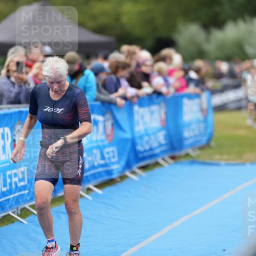 30.08.2026 - Elbe Triathlon Hamburg LAZAROV Photography http://msf.ph/oto/10028893 30.08.2026 12:02:32 Ziel 1467, 1645, 1708 meine-sportfotos.de
