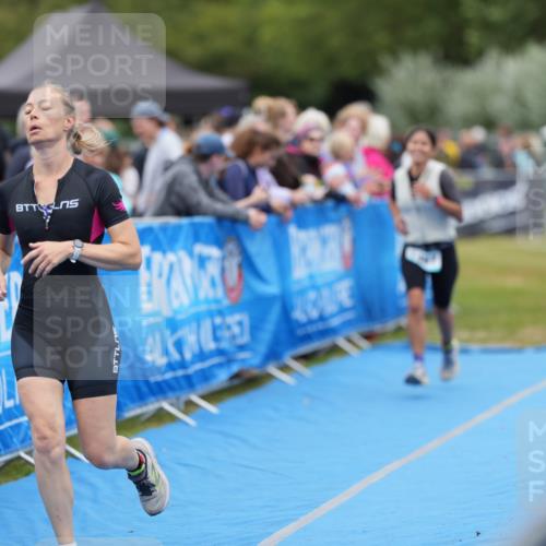 30.08.2026 - Elbe Triathlon Hamburg LAZAROV Photography http://msf.ph/oto/10028895 30.08.2026 12:02:36 Ziel 1467, 1708 meine-sportfotos.de
