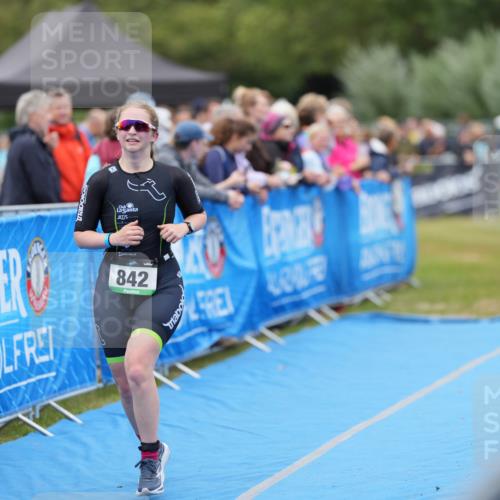30.08.2026 - Elbe Triathlon Hamburg LAZAROV Photography http://msf.ph/oto/10028900 30.08.2026 12:02:47 Ziel 842, 1579 meine-sportfotos.de