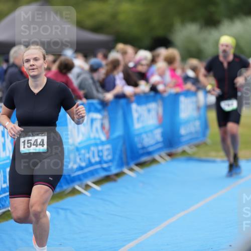 30.08.2026 - Elbe Triathlon Hamburg LAZAROV Photography http://msf.ph/oto/10028910 30.08.2026 12:03:03 Ziel 764, 942, 1544 meine-sportfotos.de