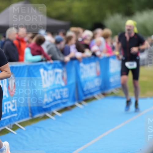 30.08.2026 - Elbe Triathlon Hamburg LAZAROV Photography http://msf.ph/oto/10028911 30.08.2026 12:03:04 Ziel 764, 942, 1544 meine-sportfotos.de