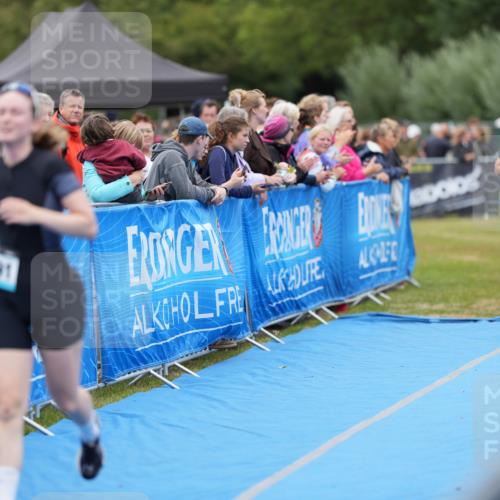 30.08.2026 - Elbe Triathlon Hamburg LAZAROV Photography http://msf.ph/oto/10028916 30.08.2026 12:03:16 Ziel 865, 1391, 1560 meine-sportfotos.de