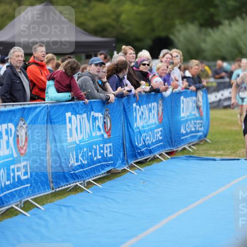 30.08.2026 - Elbe Triathlon Hamburg LAZAROV Photography http://msf.ph/oto/10028925 30.08.2026 12:03:39 Ziel 1388, 1420, 1466, 1500, 1503 meine-sportfotos.de