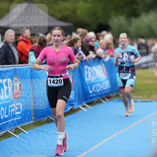 30.08.2026 - Elbe Triathlon Hamburg LAZAROV Photography http://msf.ph/oto/10028930 30.08.2026 12:03:44 Ziel 1388, 1420, 1466, 1522 meine-sportfotos.de