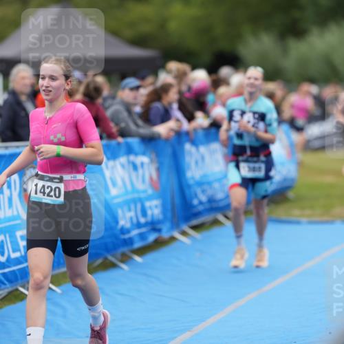 30.08.2026 - Elbe Triathlon Hamburg LAZAROV Photography http://msf.ph/oto/10028931 30.08.2026 12:03:44 Ziel 1388, 1420, 1466, 1522 meine-sportfotos.de