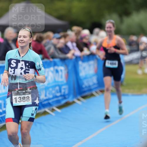 30.08.2026 - Elbe Triathlon Hamburg LAZAROV Photography http://msf.ph/oto/10028935 30.08.2026 12:03:46 Ziel 1388, 1420, 1466, 1522, 1572 meine-sportfotos.de
