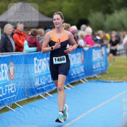 30.08.2026 - Elbe Triathlon Hamburg LAZAROV Photography http://msf.ph/oto/10028936 30.08.2026 12:03:47 Ziel 1388, 1420, 1466, 1522, 1572 meine-sportfotos.de