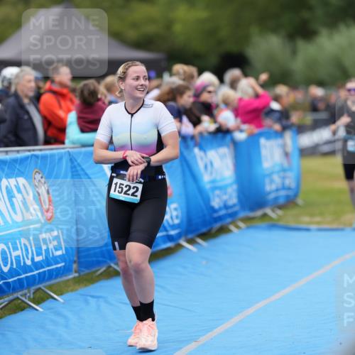30.08.2026 - Elbe Triathlon Hamburg LAZAROV Photography http://msf.ph/oto/10028939 30.08.2026 12:03:51 Ziel 1466, 1522, 1572 meine-sportfotos.de