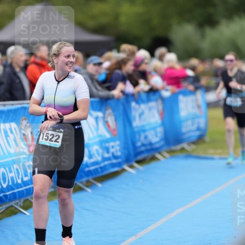 30.08.2026 - Elbe Triathlon Hamburg LAZAROV Photography http://msf.ph/oto/10028940 30.08.2026 12:03:51 Ziel 1466, 1522, 1572 meine-sportfotos.de