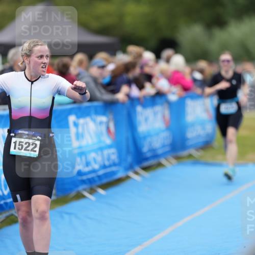 30.08.2026 - Elbe Triathlon Hamburg LAZAROV Photography http://msf.ph/oto/10028941 30.08.2026 12:03:52 Ziel 1522, 1572 meine-sportfotos.de