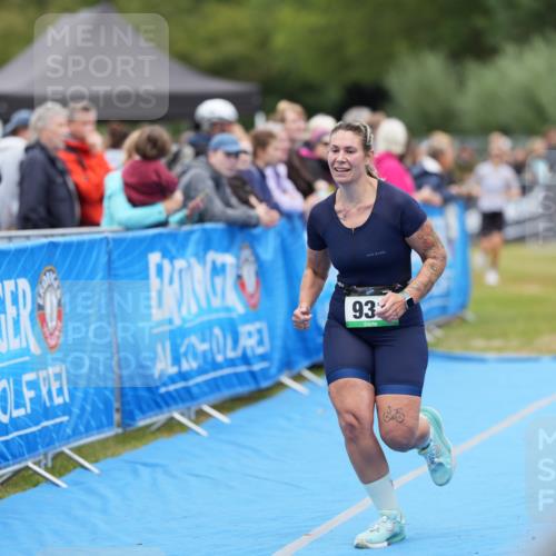 30.08.2026 - Elbe Triathlon Hamburg LAZAROV Photography http://msf.ph/oto/10028951 30.08.2026 12:04:27 Ziel 931, 1510, 1632 meine-sportfotos.de