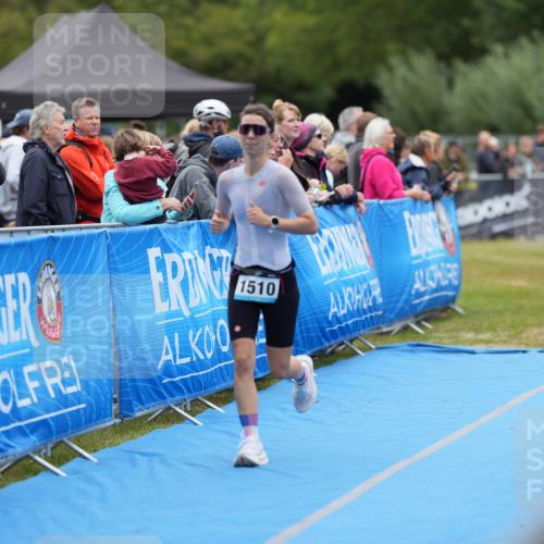 30.08.2026 - Elbe Triathlon Hamburg LAZAROV Photography http://msf.ph/oto/10028956 30.08.2026 12:04:34 Ziel 1463, 1510, 1632 meine-sportfotos.de