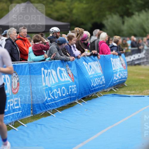 30.08.2026 - Elbe Triathlon Hamburg LAZAROV Photography http://msf.ph/oto/10028958 30.08.2026 12:04:35 Ziel 1463, 1510, 1632 meine-sportfotos.de