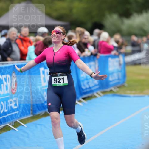30.08.2026 - Elbe Triathlon Hamburg LAZAROV Photography http://msf.ph/oto/10028967 30.08.2026 12:04:52 Ziel 921, 983, 1127 meine-sportfotos.de