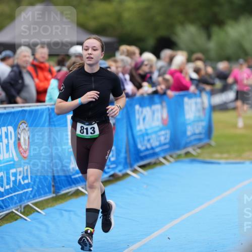 30.08.2026 - Elbe Triathlon Hamburg LAZAROV Photography http://msf.ph/oto/10028972 30.08.2026 12:05:08 Ziel 813, 1459, 1488 meine-sportfotos.de