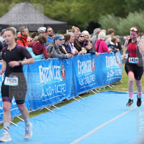 30.08.2026 - Elbe Triathlon Hamburg LAZAROV Photography http://msf.ph/oto/10028981 30.08.2026 12:05:19 Ziel 1358, 1414, 1424, 1459, 1460, 1525 meine-sportfotos.de
