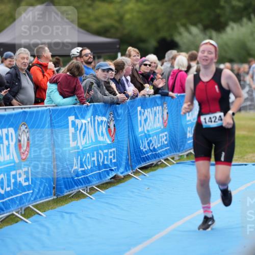 30.08.2026 - Elbe Triathlon Hamburg LAZAROV Photography http://msf.ph/oto/10028983 30.08.2026 12:05:20 Ziel 1358, 1414, 1424, 1459, 1460, 1525 meine-sportfotos.de