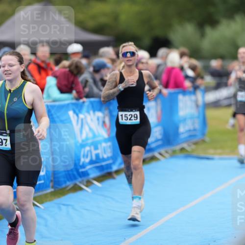 30.08.2026 - Elbe Triathlon Hamburg LAZAROV Photography http://msf.ph/oto/10028994 30.08.2026 12:05:33 Ziel 564, 1397, 1475, 1529, 1577 meine-sportfotos.de