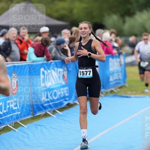 30.08.2026 - Elbe Triathlon Hamburg LAZAROV Photography http://msf.ph/oto/10028996 30.08.2026 12:05:35 Ziel 564, 1397, 1475, 1529, 1577 meine-sportfotos.de