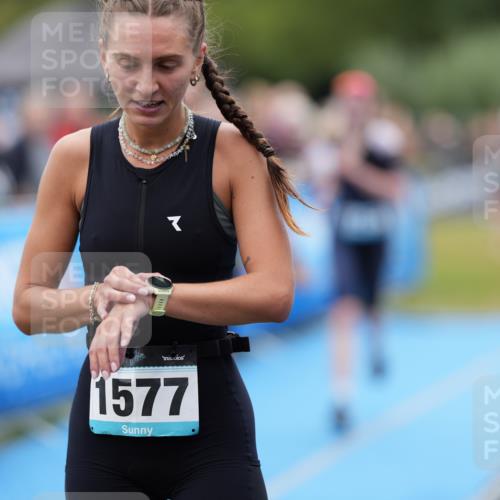 30.08.2026 - Elbe Triathlon Hamburg LAZAROV Photography http://msf.ph/oto/10028998 30.08.2026 12:05:40 Ziel 564, 1475, 1508 meine-sportfotos.de