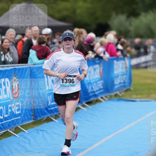 30.08.2026 - Elbe Triathlon Hamburg LAZAROV Photography http://msf.ph/oto/10029007 30.08.2026 12:05:55 Ziel 1396, 1398 meine-sportfotos.de