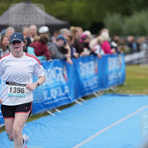 30.08.2026 - Elbe Triathlon Hamburg LAZAROV Photography http://msf.ph/oto/10029009 30.08.2026 12:05:55 Ziel 1396, 1398 meine-sportfotos.de