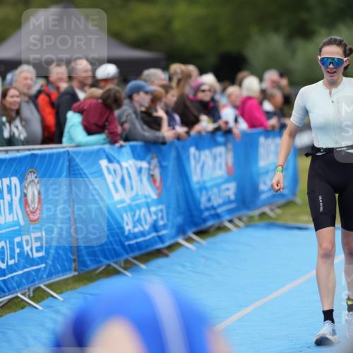 30.08.2026 - Elbe Triathlon Hamburg LAZAROV Photography http://msf.ph/oto/10029010 30.08.2026 12:05:58 Ziel 1396, 1398 meine-sportfotos.de