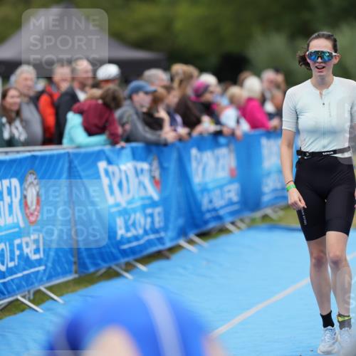 30.08.2026 - Elbe Triathlon Hamburg LAZAROV Photography http://msf.ph/oto/10029011 30.08.2026 12:05:58 Ziel 1396, 1398 meine-sportfotos.de