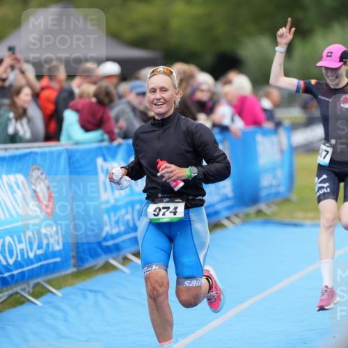 30.08.2026 - Elbe Triathlon Hamburg LAZAROV Photography http://msf.ph/oto/10029014 30.08.2026 12:06:19 Ziel 974, 1402, 1487 meine-sportfotos.de