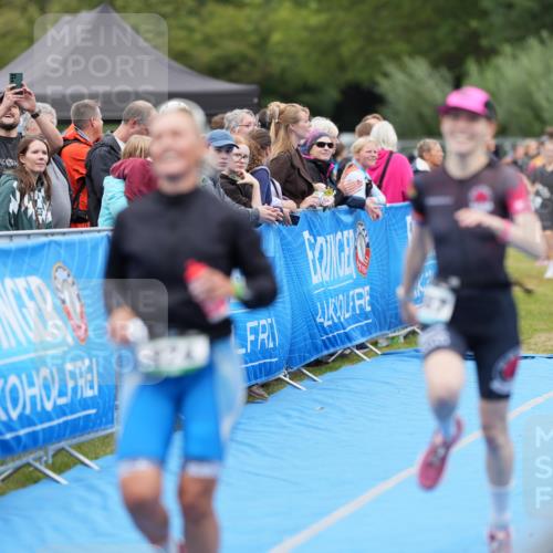 30.08.2026 - Elbe Triathlon Hamburg LAZAROV Photography http://msf.ph/oto/10029015 30.08.2026 12:06:20 Ziel 974, 1402, 1487, 1493 meine-sportfotos.de