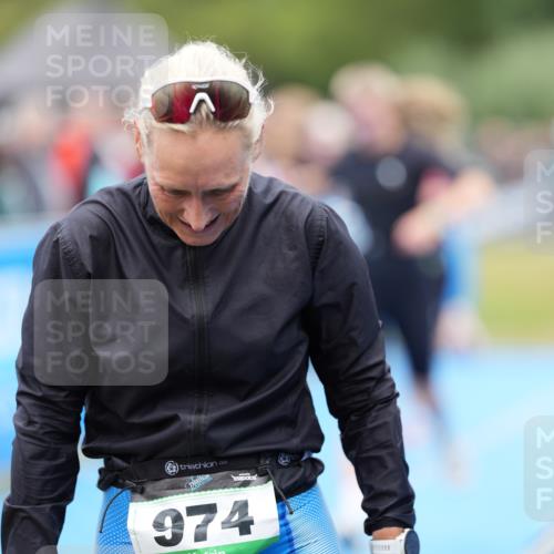 30.08.2026 - Elbe Triathlon Hamburg LAZAROV Photography http://msf.ph/oto/10029016 30.08.2026 12:06:26 Ziel 1402, 1493 meine-sportfotos.de