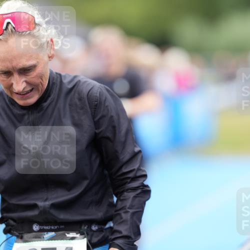 30.08.2026 - Elbe Triathlon Hamburg LAZAROV Photography http://msf.ph/oto/10029018 30.08.2026 12:06:27 Ziel 1402, 1493, 1703 meine-sportfotos.de