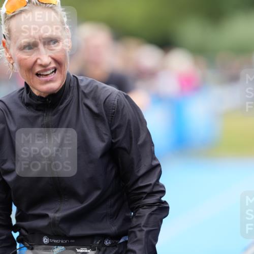 30.08.2026 - Elbe Triathlon Hamburg LAZAROV Photography http://msf.ph/oto/10029019 30.08.2026 12:06:28 Ziel 1402, 1493, 1703 meine-sportfotos.de