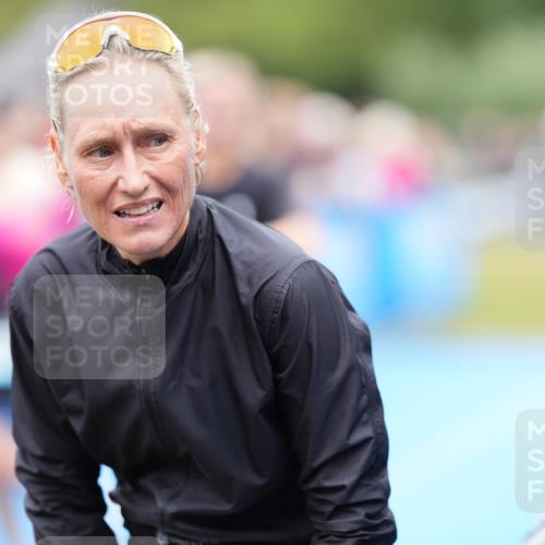 30.08.2026 - Elbe Triathlon Hamburg LAZAROV Photography http://msf.ph/oto/10029020 30.08.2026 12:06:28 Ziel 1402, 1493, 1703 meine-sportfotos.de