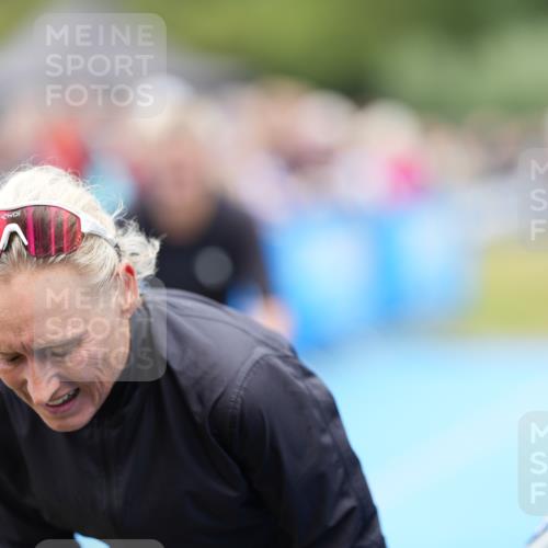 30.08.2026 - Elbe Triathlon Hamburg LAZAROV Photography http://msf.ph/oto/10029021 30.08.2026 12:06:28 Ziel 1402, 1493, 1703 meine-sportfotos.de