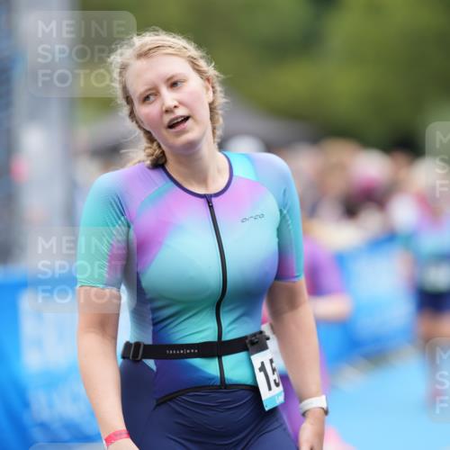 30.08.2026 - Elbe Triathlon Hamburg LAZAROV Photography http://msf.ph/oto/10029038 30.08.2026 12:07:12 Ziel 947, 1550 meine-sportfotos.de