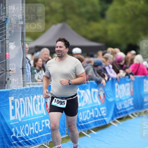30.08.2026 - Elbe Triathlon Hamburg LAZAROV Photography http://msf.ph/oto/10029053 30.08.2026 12:07:57 Ziel 835, 1095, 1501 meine-sportfotos.de