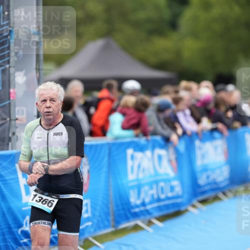 30.08.2026 - Elbe Triathlon Hamburg LAZAROV Photography http://msf.ph/oto/10029061 30.08.2026 12:08:08 Ziel 1366 meine-sportfotos.de