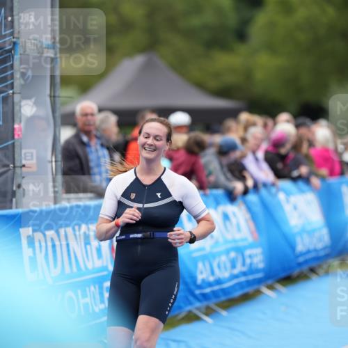 30.08.2026 - Elbe Triathlon Hamburg LAZAROV Photography http://msf.ph/oto/10029063 30.08.2026 12:08:19 Ziel 840, 1584, 1658 meine-sportfotos.de