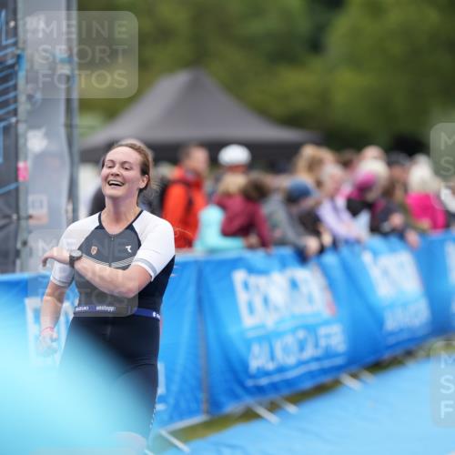 30.08.2026 - Elbe Triathlon Hamburg LAZAROV Photography http://msf.ph/oto/10029064 30.08.2026 12:08:19 Ziel 840, 1584, 1658 meine-sportfotos.de