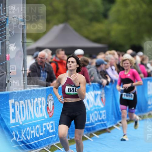 30.08.2026 - Elbe Triathlon Hamburg LAZAROV Photography http://msf.ph/oto/10029065 30.08.2026 12:08:24 Ziel 840, 1355, 1658 meine-sportfotos.de