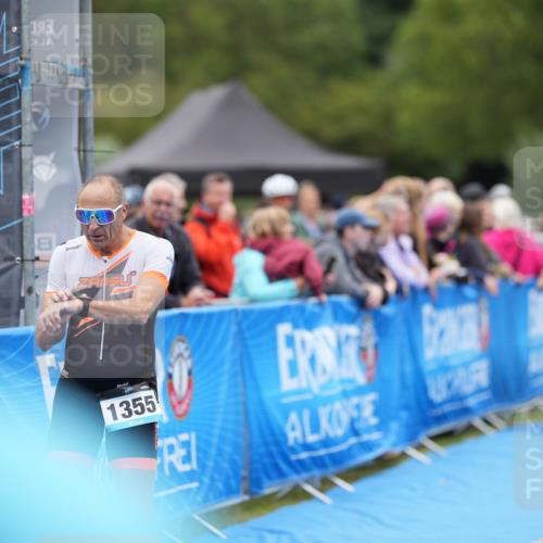 30.08.2026 - Elbe Triathlon Hamburg LAZAROV Photography http://msf.ph/oto/10029073 30.08.2026 12:08:31 Ziel 1355, 1357, 1633 meine-sportfotos.de