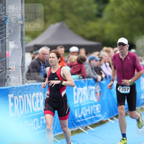 30.08.2026 - Elbe Triathlon Hamburg LAZAROV Photography http://msf.ph/oto/10029074 30.08.2026 12:08:33 Ziel 1355, 1357, 1633 meine-sportfotos.de