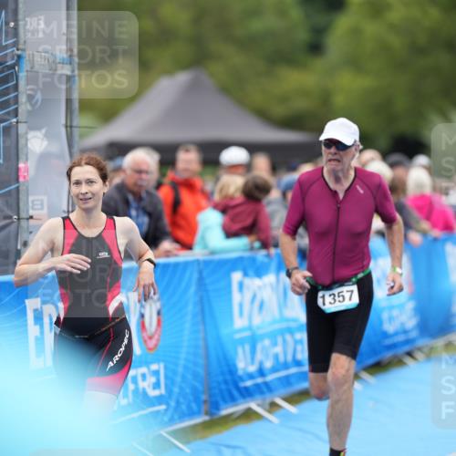 30.08.2026 - Elbe Triathlon Hamburg LAZAROV Photography http://msf.ph/oto/10029075 30.08.2026 12:08:33 Ziel 1355, 1357, 1633 meine-sportfotos.de