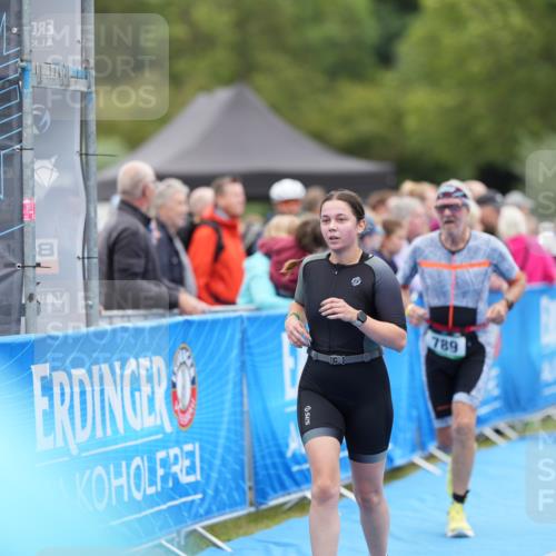 30.08.2026 - Elbe Triathlon Hamburg LAZAROV Photography http://msf.ph/oto/10029077 30.08.2026 12:08:49 Ziel 789, 915 meine-sportfotos.de