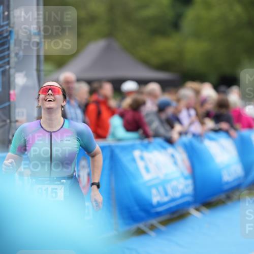 30.08.2026 - Elbe Triathlon Hamburg LAZAROV Photography http://msf.ph/oto/10029084 30.08.2026 12:08:58 Ziel 915, 1472 meine-sportfotos.de